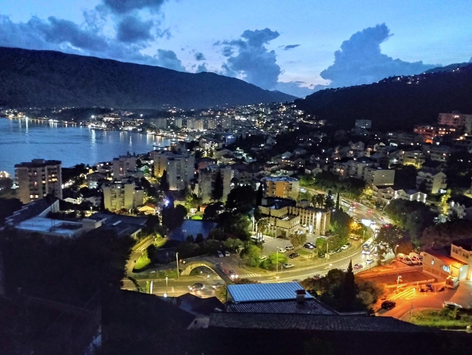 Apartmani Lovor Herceg Novi Eksteriør billede