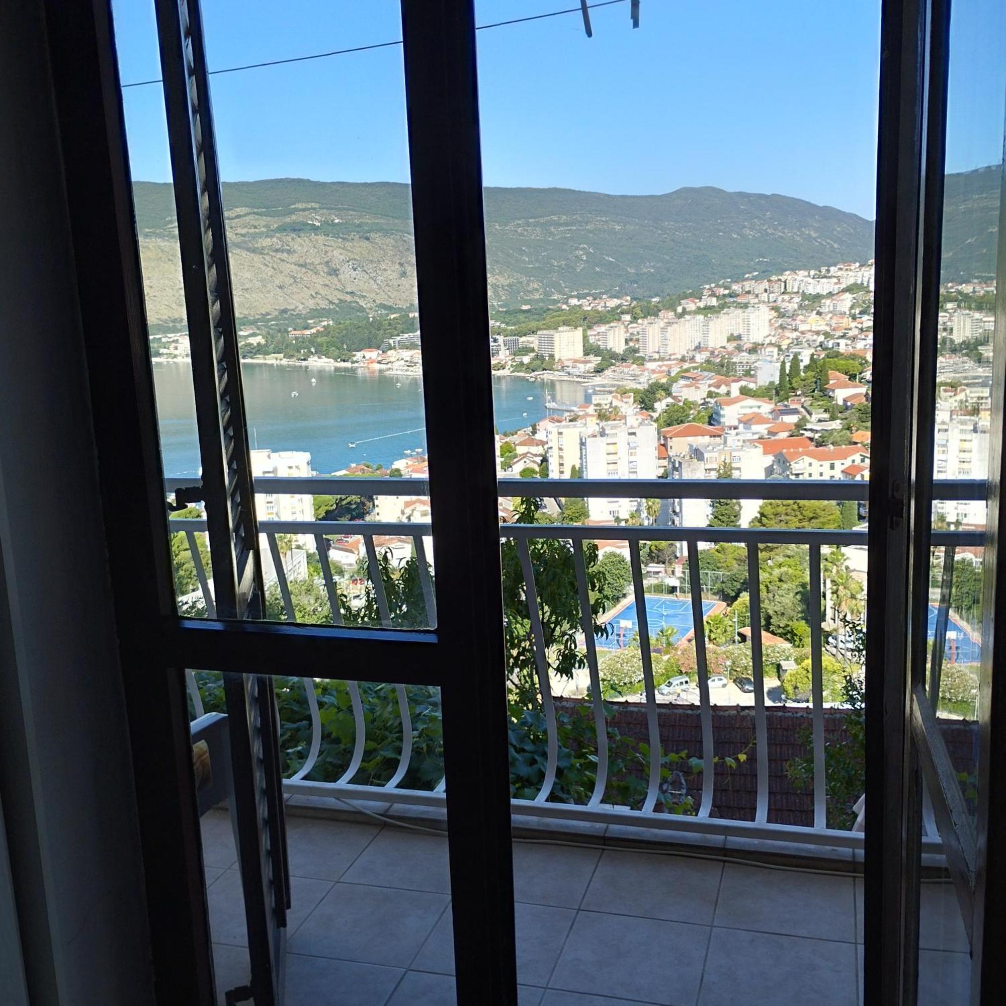 Apartmani Lovor Herceg Novi Eksteriør billede