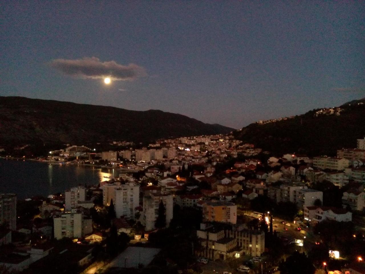 Apartmani Lovor Herceg Novi Eksteriør billede