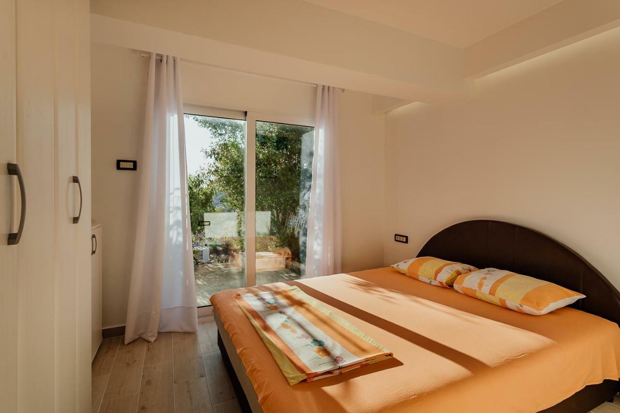 Apartmani Lovor Herceg Novi Eksteriør billede