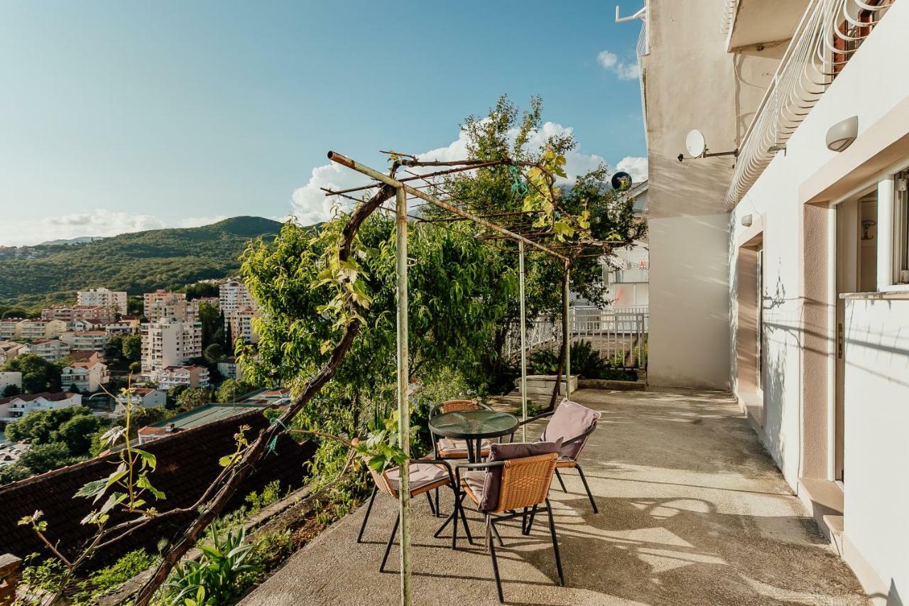Apartmani Lovor Herceg Novi Eksteriør billede